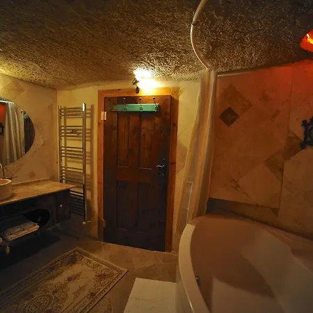 Anitya Cave House Aparthotel 2*