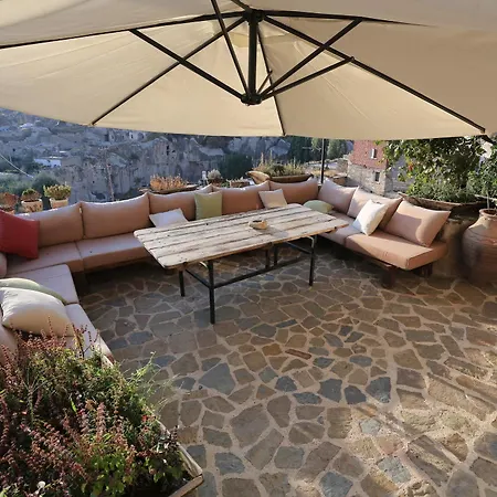 Anitya Cave House 2*