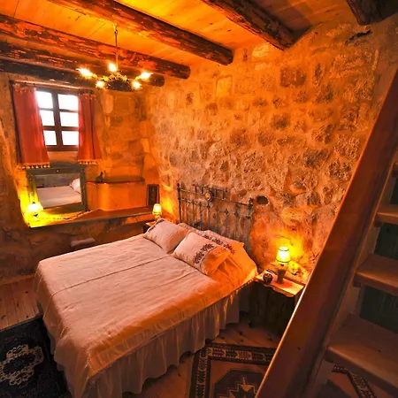 Апарт-отель Anitya Cave House