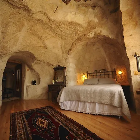 Anitya Cave House 2*