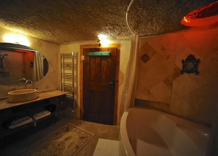 Anitya Cave House Aparthotel 2*