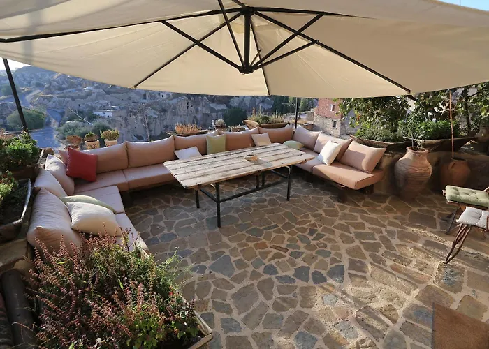 Anitya Cave House 2*