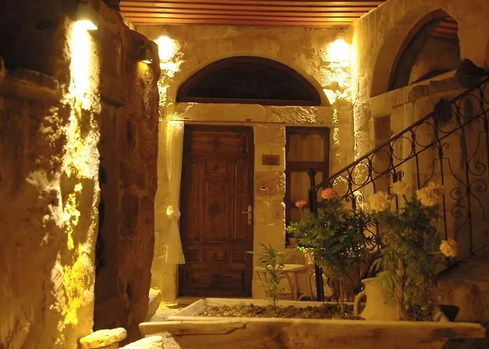 Anitya Cave House 2*