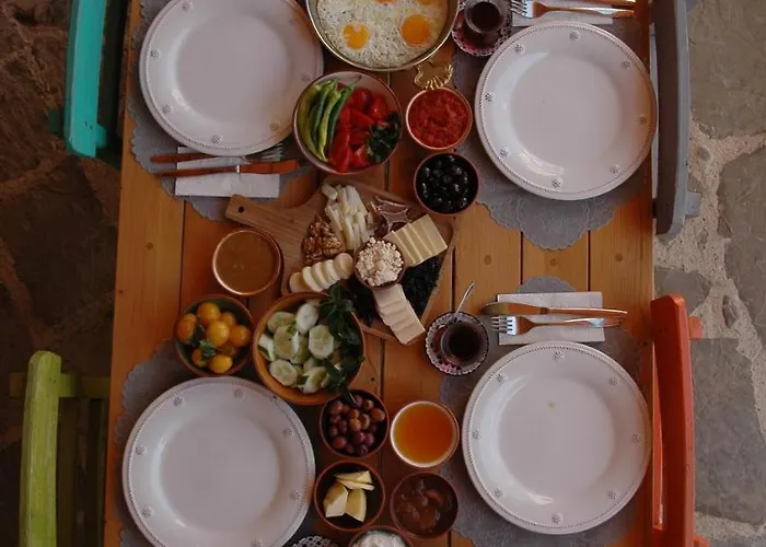 Anitya Cave House Aparthotel 2*